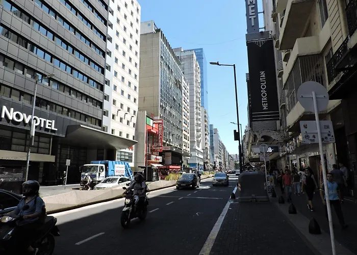 4 Ventanales sobre la Avenida Corrientes