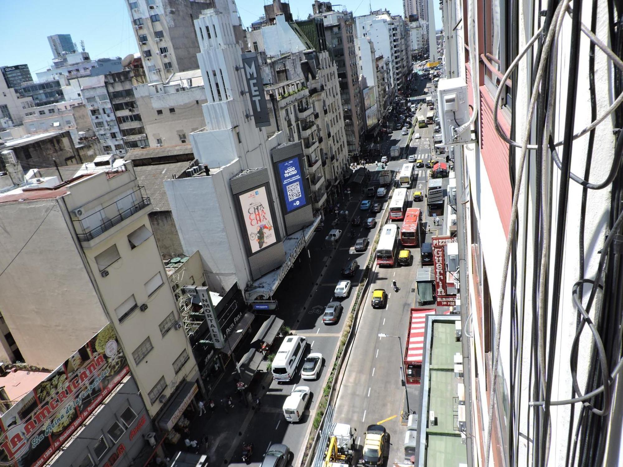 4 Ventanales Sobre La Avenida Corrientes * Ciudad Autónoma de Buenos Aires